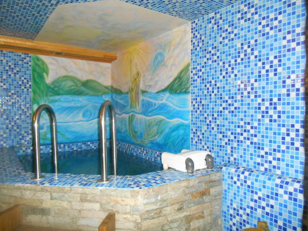 Galirad Hotel Ustʼ-Kamenogorsk Esterno foto