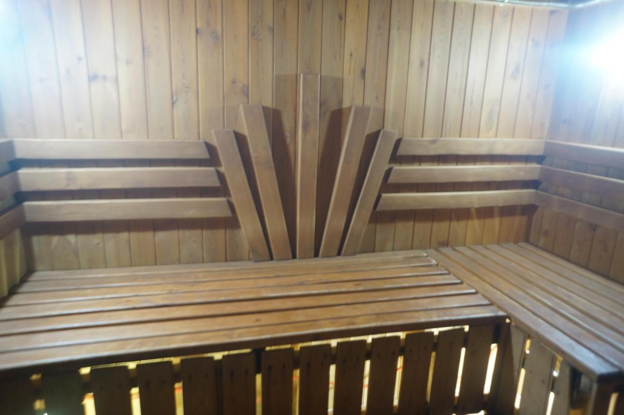 Galirad Hotel Ustʼ-Kamenogorsk Esterno foto