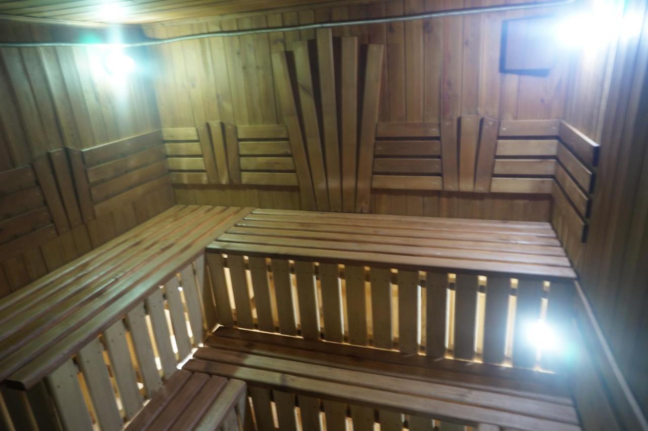 Galirad Hotel Ustʼ-Kamenogorsk Esterno foto