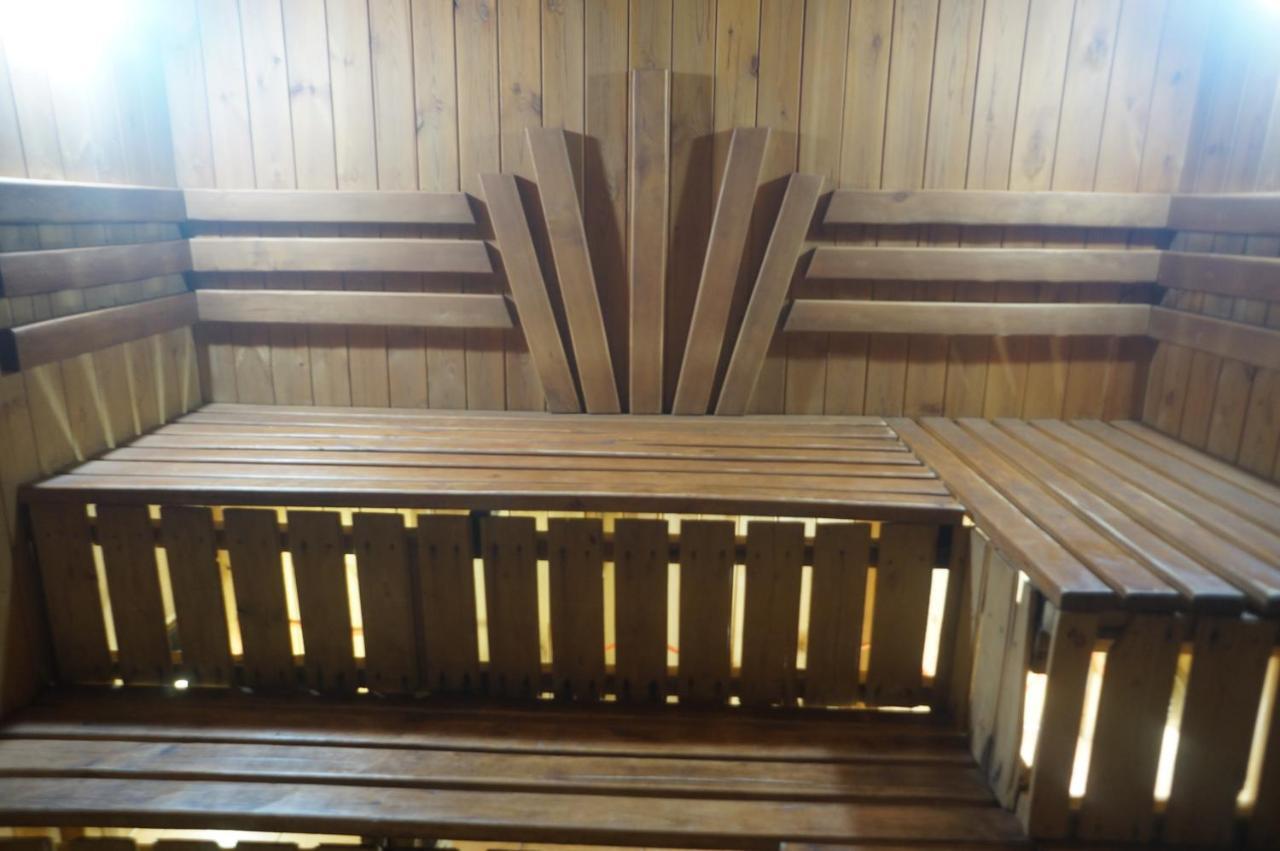 Galirad Hotel Ustʼ-Kamenogorsk Esterno foto